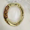 Pulsera Elástica de Acrílico con Estampado de Leopardo Estilo Europeo y Americano Lingge Jewelry Pulsera Estilo Retro Vacacional con Borde Dorado Brillante para Mujer