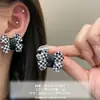 Brincos de Laço Coreanos, Brincos de Luxo Leve e de Alta Qualidade para Mulheres, Design de Nicho Moderno, Brincos Modernos e Elegantes, Atacado