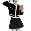 Estilo coreano otoño e invierno Nuevo estilo retro estilo Chanel corto estilo ins contraste suave de color cárdigan de punto suéter top para mujer