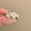 Anel floral em camadas doce e fresco para mulheres, anel aberto geométrico multi-camadas plissado irregular, anel de dedo indicador moderno e único