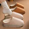 Pantuflas de algodón al por mayor para mujer, cálidas para uso en casa, nuevo modelo 2026, pantuflas de felpa antideslizantes para mujer para uso interior en invierno