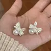 Aretes de Perlas con Lazo de Cinta para Mujer, Aretes Blancos Dulces y Delicados de Estilo Retro Francés, Aretes Elegantes y de Alta Gama