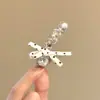 Presilha de Cabelo Laço com Strass em Tecido, Fresca e Doce, Presilha Bico de Pato Lateral Elegante e Simples, Acessório de Cabelo de Nicho de Alta Qualidade para Mulheres