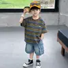 Conjunto de Verano para Niños: Conjunto de Jeans de Mezclilla y Camiseta de Manga Corta a Rayas, Nuevo Estilo Verano 2026, Conjunto Deportivo Casual Fresco y Elegante para Bebé de Dos Piezas