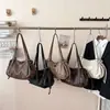 Bolsa Tote Estilo Coreano Nicho Retrô Bolsa de Ombro Grande para Mulheres Cor Sólida Grande Capacidade Plissada Bolsa Hot Girl Biker Bolsa de Trabalho para Mulheres