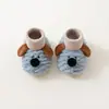 Zapatos para Primeros Pasos Antideslizantes de Lana de Cordero Engrosada para Bebés Niños y Niñas Pequeños Zapatos Suaves con Suela Calcetines Lindos Cachorros Zapatos de Algodón