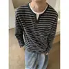 Camiseta Listrada de Manga Longa Dois em Um Estilo Old Money para Homens e Mulheres, Moletom Casual Soltinho com Decote V para Outono