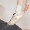 Sapatos Casuais Tênis de Pelúcia Confortáveis e Versáteis 2025 Outono e Inverno, Couro Genuíno Coreano, Lantejoulas, Estrela Desgastada, Sujos