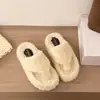 Chinelos de pelúcia femininos para uso externo, chinelos de algodão fofo espinha de peixe de alta qualidade, moda retrô, estilo outono e inverno, com sola grossa, novo modelo 2026