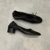 En stock Versión de piel de cordero~ Puntera redonda Bailarinas con lazo 2026 Nuevas Tacón grueso Zapatos de un solo color Estilo coreano para mujer Suela suave Zapatos pequeños de piel