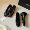 Zapatos de tacón grueso Mary Jane de punta redonda con lazo de piel de cordero francesa para mujer, de corte bajo, para ir al trabajo