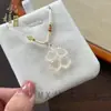 Collar con colgante de luna de calcedonia de hielo de alta calidad, cadena fina para la clavícula de plata, nuevo accesorio de jade con forma de luna creciente suave estilo chino, suministro directo de fábrica