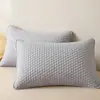 Funda de almohada acolchada, 100% algodón, antiaceite, antisaliva y resistente a la suciedad, nuevo estilo 2026, 100% algodón puro, se vende en pares, con una capa a prueba de sudor y aislante