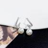 Pendientes Irregulares Curvos de Plata S925 con Baño de Oro Real Pendientes Femeninos Simples Franceses de Lujo Accesible Pendientes de Perla