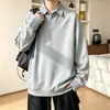 Top de cuello de camisa pesado, polo 2026, estilo retro americano de moda, diseño de dos piezas simulado, nueva sudadera de otoño para hombre