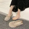 Chinelos fofos para mulheres, populares no outono e inverno, com forro de fleece, design slip-on, enfeites de pérolas, solas antiderrapantes, detalhes de laço e um design quente estilo coreano