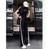 Traje deportivo de manga corta estilo europeo para mujer, verano 2026, moderno conjunto casual de dos piezas con camiseta de manga larga ajustada y pantalones de pierna ancha