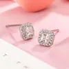 Brincos Quadrados Pequenos Estilo Novo para Mulheres, Luxo Leve, Sensação de Alto Padrão, Diamante Geométrico Quadrado, Exquisitos, Versáteis para o Dia a Dia