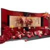Decoración de Mesa para Banquete de Compromiso Estilo Chino Nuevo Rojo y Dorado en Tablero Kt, Flores Artificiales Sencillas y de Alta Gama, Juego Completo para Decoración de Hotel con Sentido de Ceremonia
