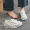Tênis Feminino do Exército Alemão 2026 Primavera e Outono Novo Estilo Retro Forrest Gump Cabedal em Couro Solado Macio Confortável Tênis Esportivo Casual para Mulheres