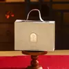 2026 Nova Caixa de Presente Festiva Estilo Chinês com Tampa Flip Caixa de Doces para Casamento Lembrancinha de Noivado Caixa de Doces para Banquete Lua Cheia Tendência Nacional