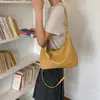 Bolso de axila de gran capacidad para mujer, nuevo bolso de hombro versátil casual 2026, bolso cruzado de alta gama tipo bandolera para uso diario con acabado de cera aceitosa vintage
