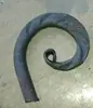 Varilla de hierro forjado acero redondo crimpado de extremo forjado a mano rodillo gancho articulación de arco flor de hierro accesorios de acabado