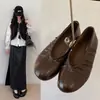 Zapatos Zapatos de abuela Zapatos de frijol Francés 2026 nuevo estilo Suela blanda Versátil Boca poco profunda Zapatos planos Slip-on Otoño Mujer Plisado