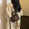 Bolsa de mão retrô de alta qualidade para mulheres, nova coleção outono/inverno 2026, bolsa de ombro super moderna, bolsa transversal estilosa e bolsa para o dia a dia