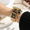 Novo Estilo Relógio Estilo Chanel com Corrente de Couro e Pingentes de Urso e Golfinho Adequado para Pulseira iWatch Apple Watch 9876Se