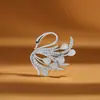 Broche de Cisne para Mujer, Versátil y Único, con Pedrería, Broche de Alta Gama con un Toque de Sofisticación, Pin Antiexposición, Accesorio para Traje, Joyería