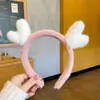 Faixa de Cabelo Lavável Feminina Fofa 2025 Nova Desenho Animado Headwear Lavar Rosto Aplicar Máscara Faixa de Cabelo Antiderrapante Pelúcia Headband