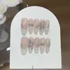 Um conjunto de [Mousse de Leite para Orelha Prateada] florzinha de pérola rosa linda diamante roxo taro branco leitoso brilho intenso unhas vestíveis feitas à mão na França