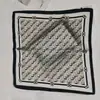 Pañuelo cuadrado estampado de leopardo bufanda coreana femenina de seda versátil pañuelo para el pelo bufanda retro flor de anacardo pañuelo cuadrado pequeño venta al por mayor