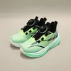 Tallas 28-32 en stock zapatos de correr de cuero de microfibra para niños zapatos para trotar suela ligera zapatos deportivos para niños 6871