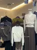 Suéter Ajustado de Punto con Cuello en V y Mangas Largas, Estilo Coreano, Corto a la Cintura, Adelgazante, Ropa Interior para Mujer, Nuevo Otoño/Invierno 2026