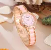 Llegada Nueva 2024 Combinación Perfecta Casual Encaje Conjunto Redondo Diamante Reloj de Cuarzo para Mujer Joyería de Perla Mariposa traje