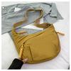 Bolsa de pano de nylon feminina 2024 primavera e verão novo design de moda bolsa de bolinho de massa alça de ombro larga bolsa transversal de ombro para todos os jogos