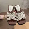 Sandalias Frescas y Suaves para Combinar con Faldas, Ropa de Verano para Exteriores para Mujer, Estilo Caliente 2026, Chanclas de Perlas de Estilo Francés de Moda para Vacaciones en la Playa