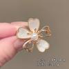 Broche de Mariposa con un Estilo de Alta Gama, Lujo Ligero, Nicho y Minimalista, Usado como Pin para Ropa de Trajes, Accesorio de Moda de Perlas