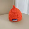 Chapéu de Tricô com Prendedor de Chupeta para Bebê Outono e Inverno Chapéu Protetor Versátil para Meninos e Meninas Estilo Coreano Universal Tendência Chapéu Letra de Bebê Pele de Melão