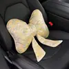 Novo apoio de cabeça e suporte lombar para carro 2026, apresentando um novo design criativo estilo chinês, uma almofada decorativa com laço e fita, e uma almofada para carro