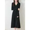 Nuevo Estilo Otoño e Invierno 2026 Vestido de Punto 100% Lana Pura para Mujer Cuello en V Cintura ceñida Manga Larga Suéter de Lana Falda Corta para Mujer