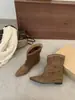 Botines de gamuza con punta, nueva colección otoño/invierno 2026, botines plisados con tacón oculto, botines estilo vaquero, botines para mujer petite
