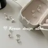 Brincos estilo ins primavera-verão estilo coreano S925 prata esterlina requintados brincos de tarraxa com zircônia em estrela versáteis e elegantes, adequados para furo