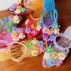 Zapatos de Gelatina para Mujer, Sandalias de Moda Estilo Coreano para Exterior, Sandalias Planas Transparentes de Punta Abierta de Lujo Ligero, Zapatos Transparentes, Accesorios de Flores, Zapatos de Playa