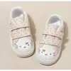 Zapatos Gruesos de Velcro con Lunares Lindos y Femeninos para Niñas 2026 Otoño/Invierno Nuevo Estilo Estudiante Versátiles Zapatos Blancos Pequeños