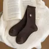 Calcetines lindos bordados de media pantorrilla para mujer, calcetines apilados de doble aguja y micro-presión para otoño e invierno, calcetines largos de algodón de estilo japonés con dibujos de animales de moda