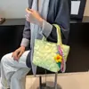 Chaqueta de Plumas de Moda para Llevar en la Mano Bolso Tipo Cubo de Gran Capacidad Primavera 2025 Nuevo Moda Coreana Bolso de Hombro Casual de Moda