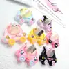 Muñeca de Coche de Tarjeta Pequeña de Dibujos Animados Accesorios de Resina DIY Hecho a Mano Pasador Caja de Almacenamiento Diadema Funda para Teléfono Móvil Material de Pegatina